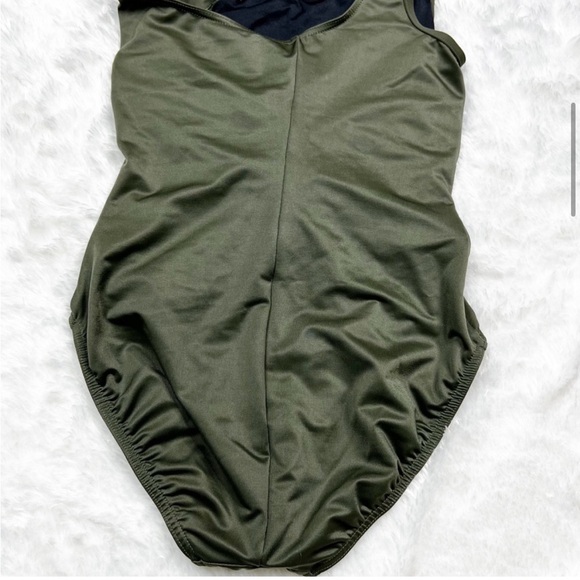 Like New miraclesuit Jena one shoulder bathing suit - Picture 6 of 7